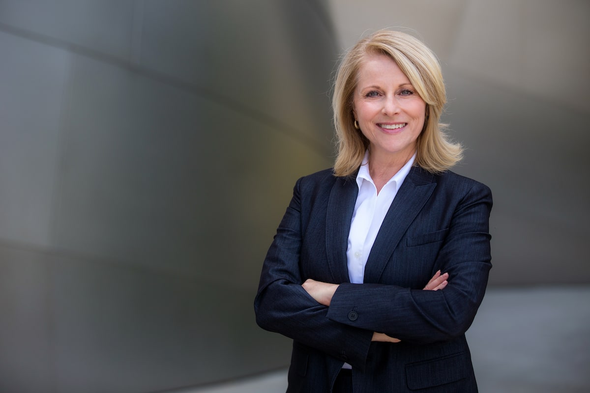 Finanzvorstand Fiona - shutterstock_1088049662